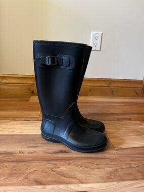 Kamik Black Rubber Rain Boots Women’s size US 7